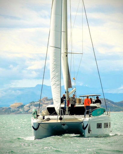 Pack de 6 salidas colectivas formativas Catamarán con pernocta